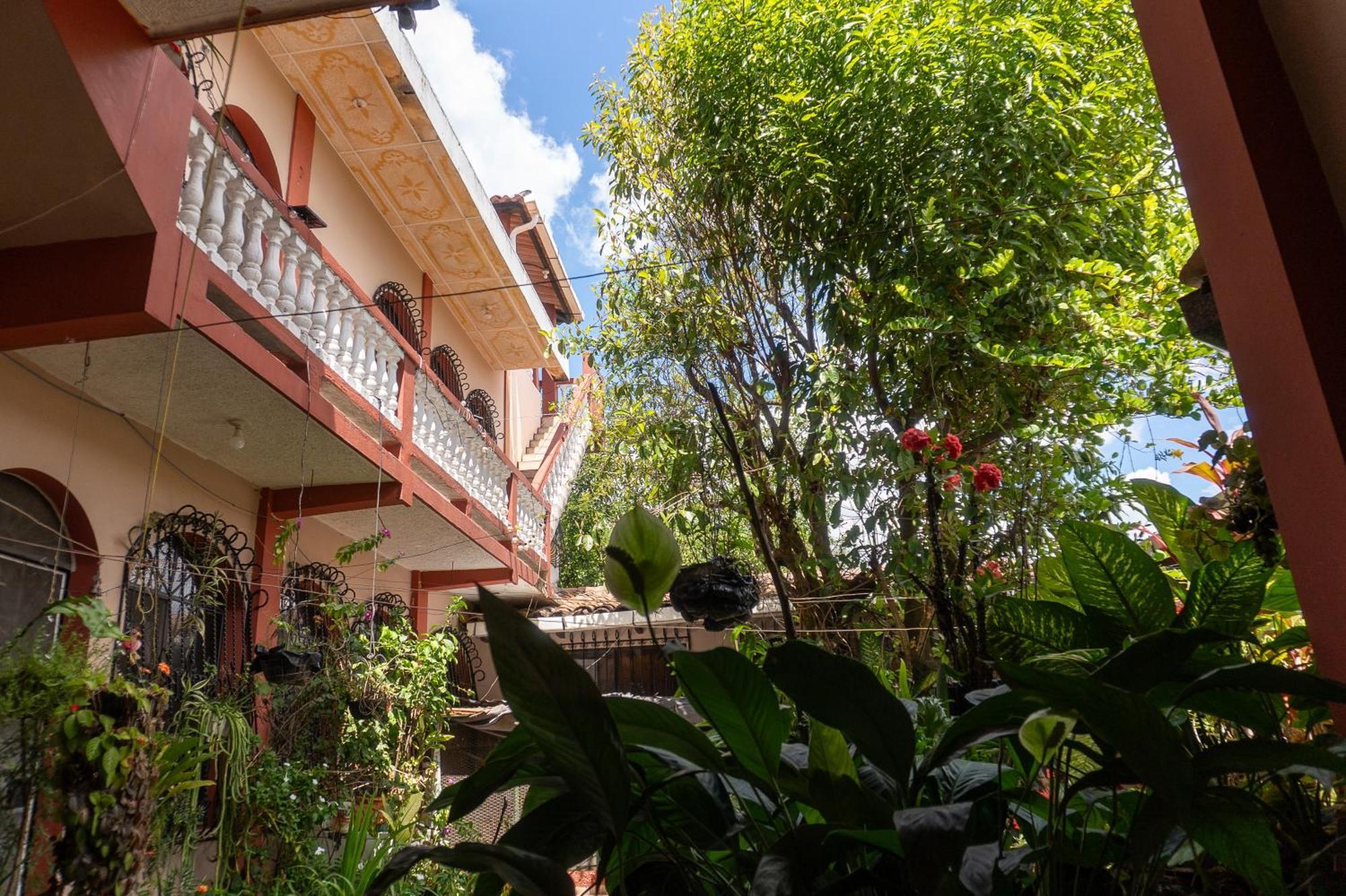 Hostal Delmy Suchitoto Luaran gambar